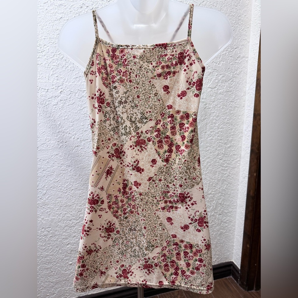 Elegant Vintage Floral Midi Dress - Picture 3 of 7